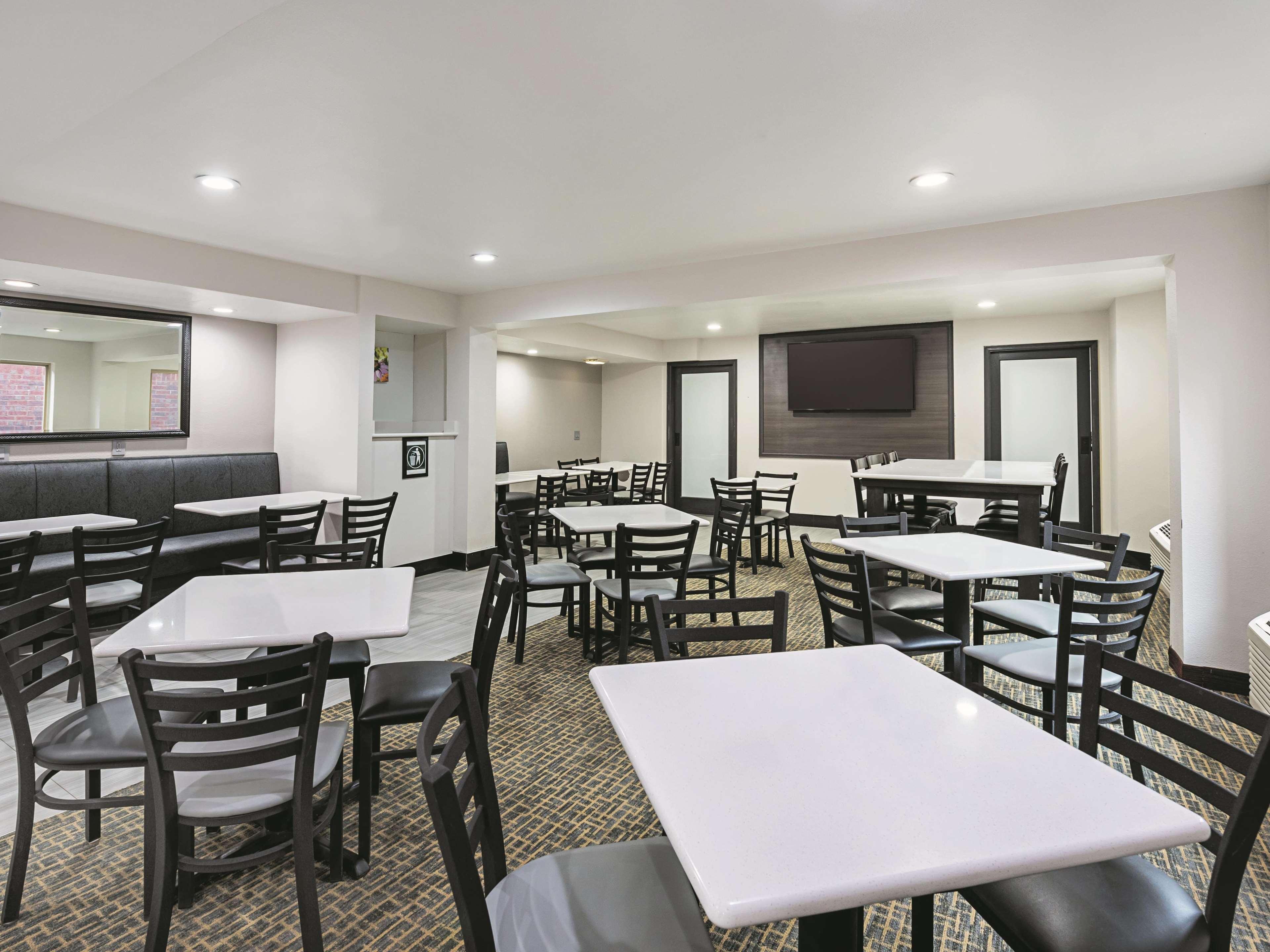 La Quinta By Wyndham Minneapolis Northwest Brooklyn Park Exterior photo