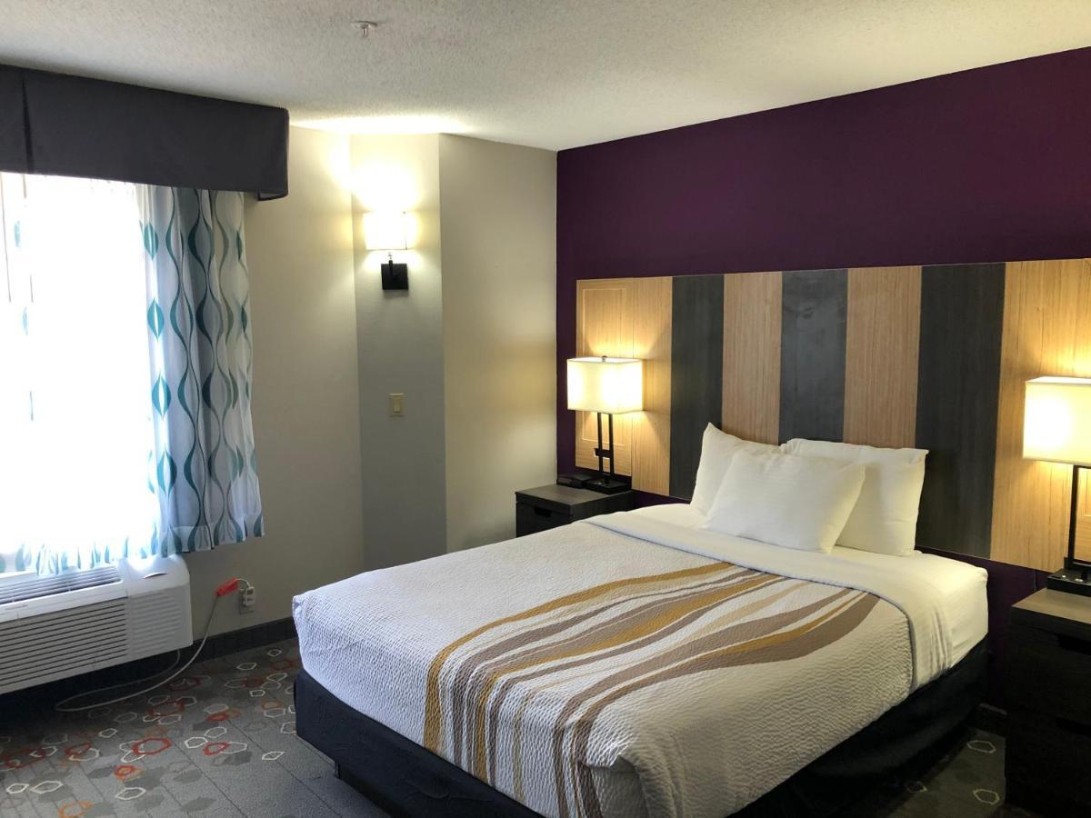 La Quinta By Wyndham Minneapolis Northwest Brooklyn Park Exterior photo